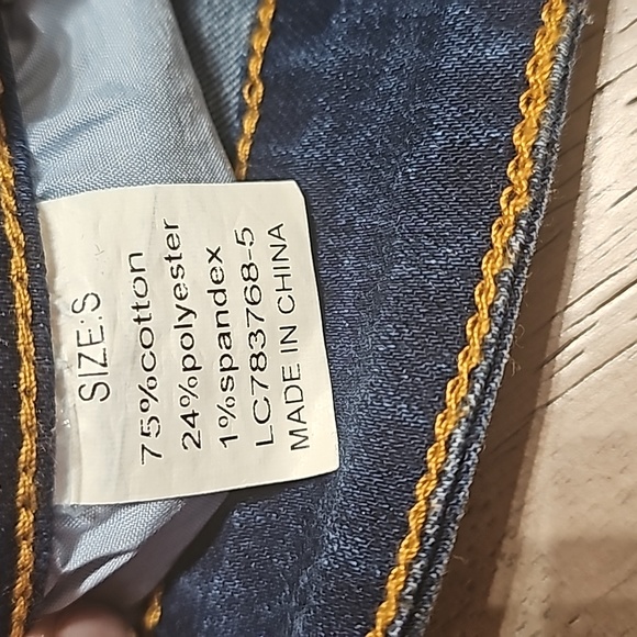 Astylish NWOT Womans Distressed Sunflower Jeans size Small - Picture 5 of 7